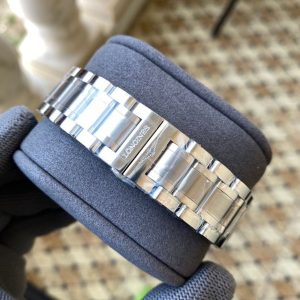 Premium Longines Super Clone Watch with Cash on Delivery in the UK 1022161363 - macro shot | Longines